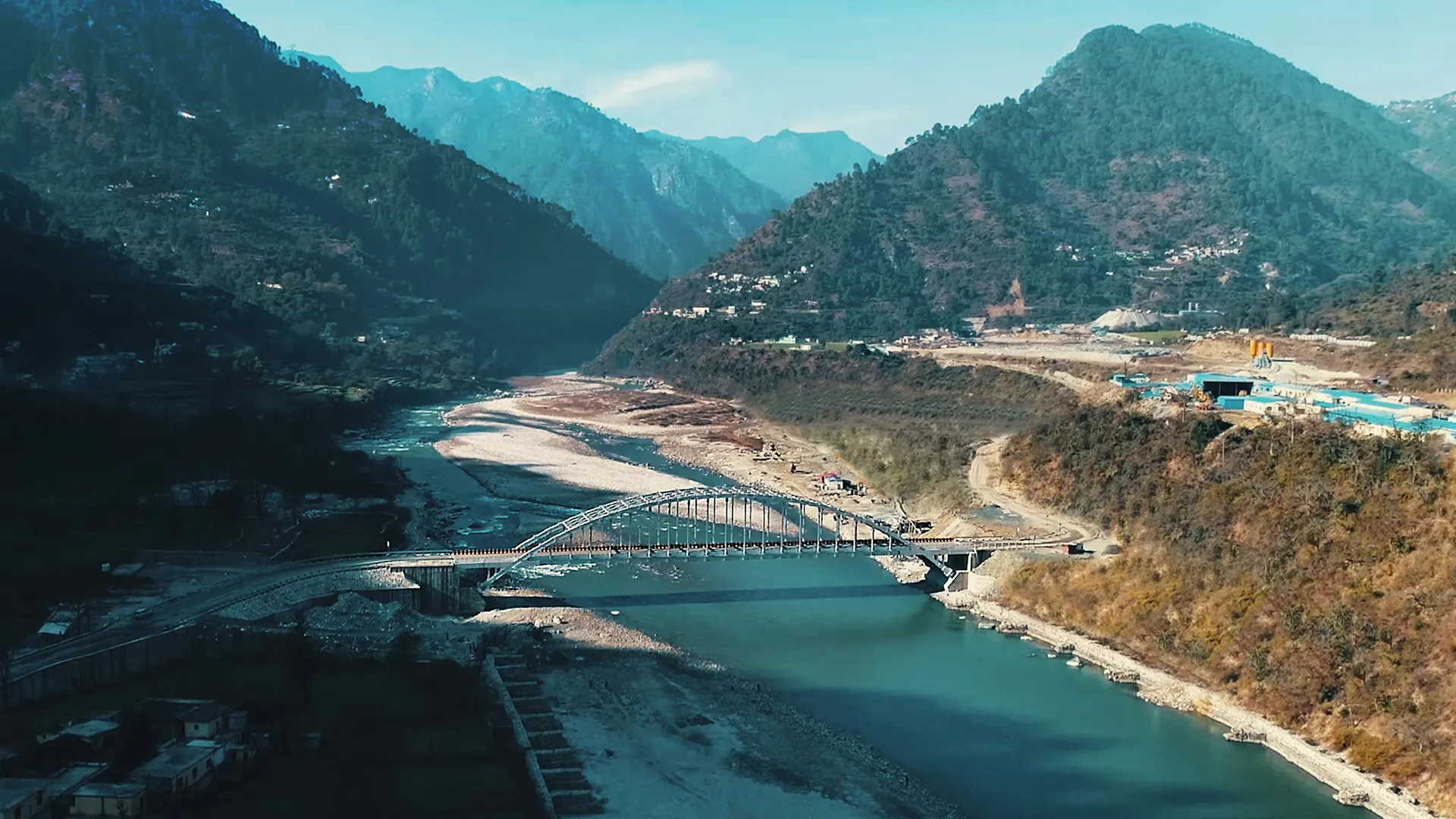 video thumbnail showcasing Rahee as a leading railroad construction company